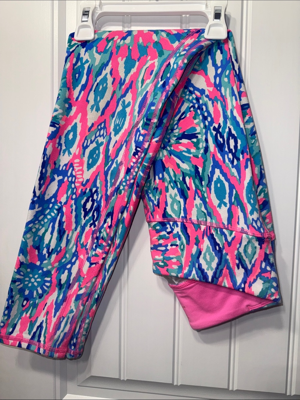 Lilly Pulitzer Leggings Weekender Luxletic Cropped XS “Shake It Up” Tiki Ikat
